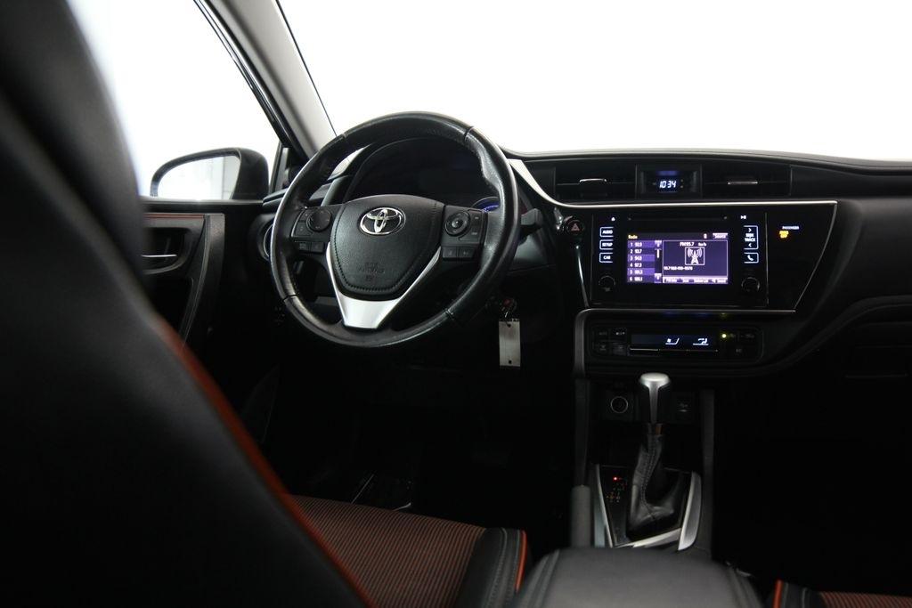 Toyota Corolla XLE CVT (Natl) 2019