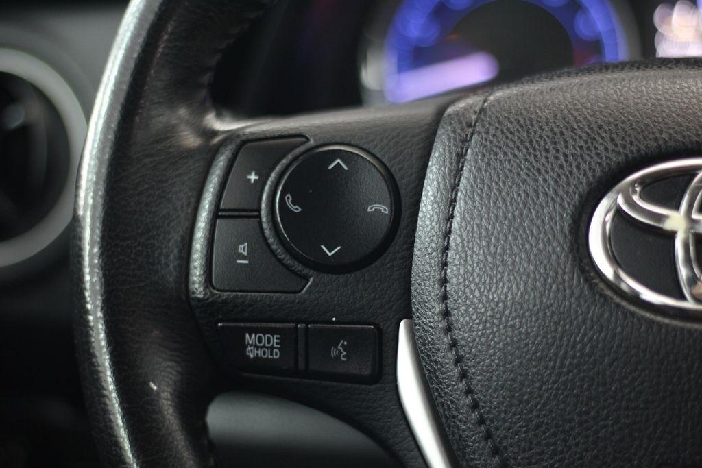 Toyota Corolla XLE CVT (Natl) 2019