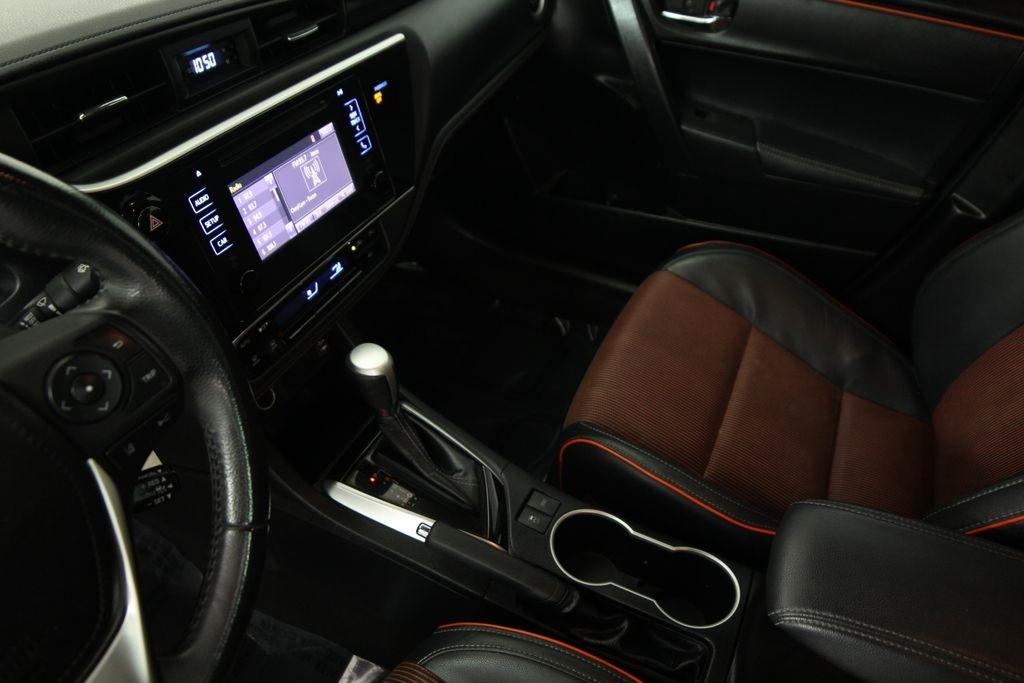Toyota Corolla XLE CVT (Natl) 2019