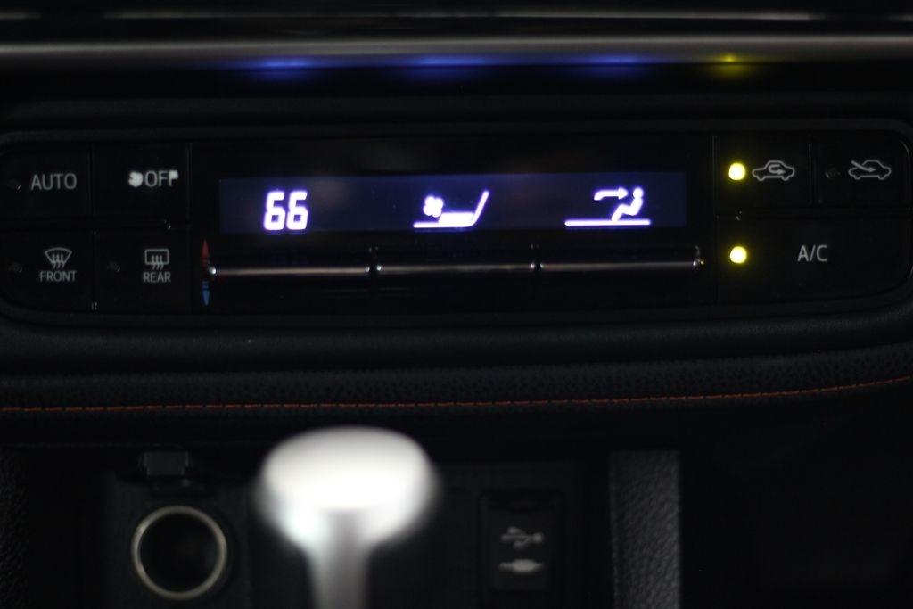 Toyota Corolla XLE CVT (Natl) 2019