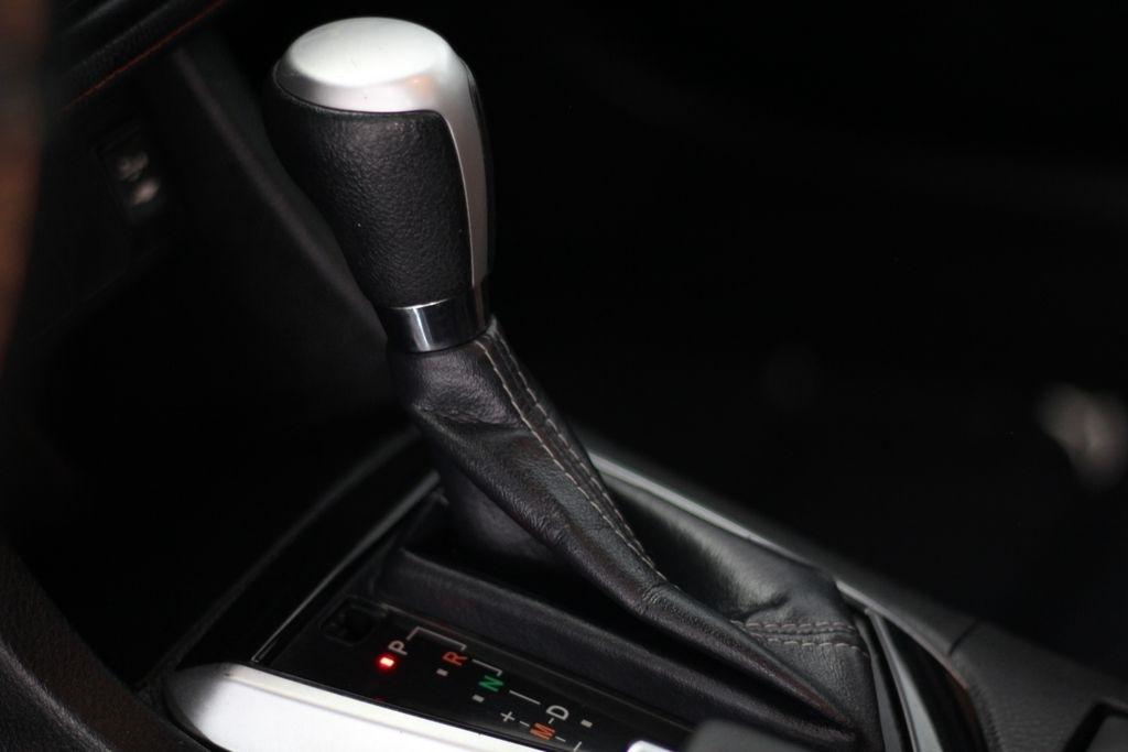 Toyota Corolla XLE CVT (Natl) 2019