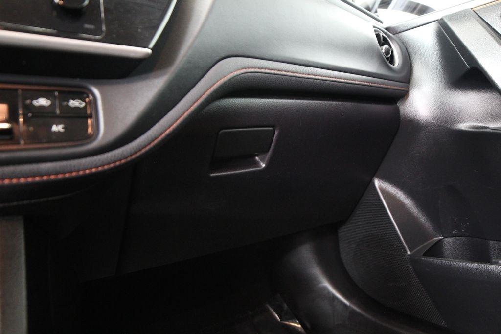 Toyota Corolla XLE CVT (Natl) 2019