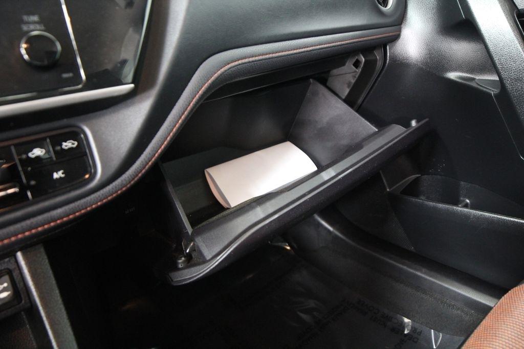 Toyota Corolla XLE CVT (Natl) 2019