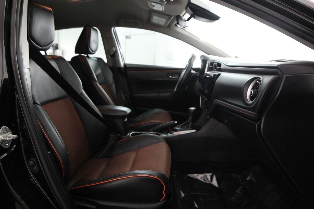 Toyota Corolla XLE CVT (Natl) 2019