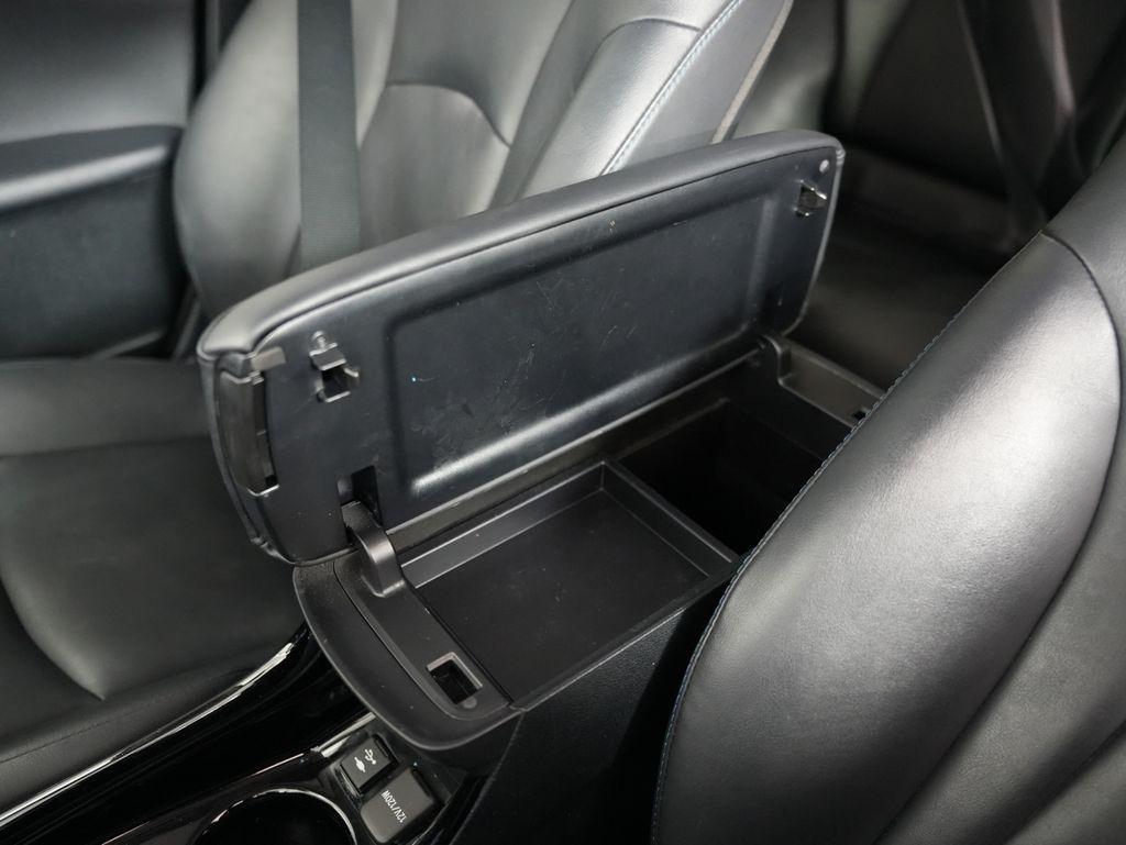 Toyota Prius Limited (Natl) 2020
