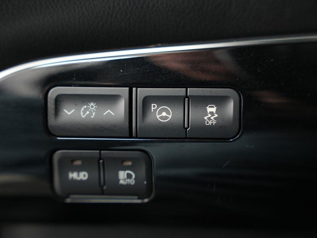 Toyota Prius Limited (Natl) 2020