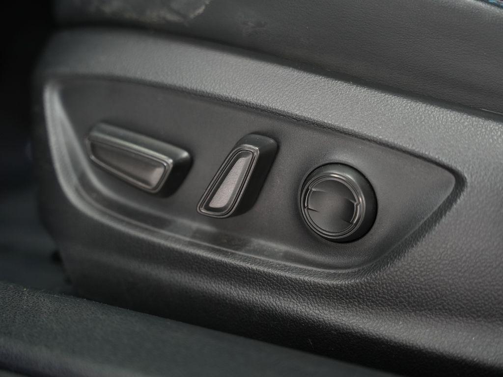 Toyota Prius Limited (Natl) 2020