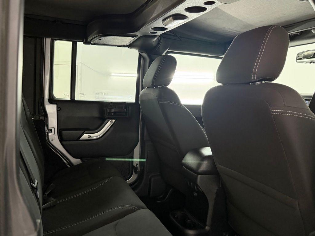 Jeep Wrangler Unlimited 4WD 4dr Rubicon 2015