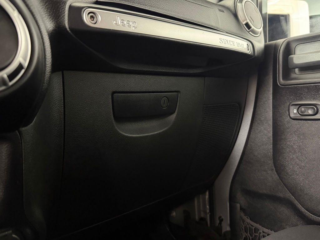 Jeep Wrangler Unlimited 4WD 4dr Rubicon 2015