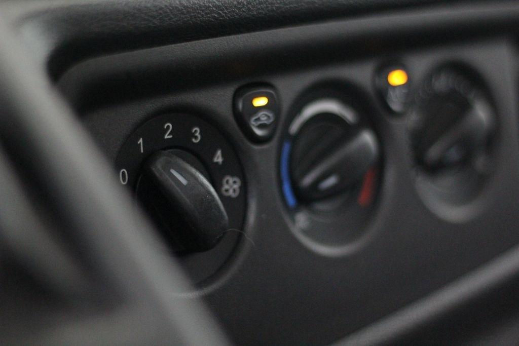 Ford Transit Van T-150 148" Med Rf 8600 GVWR Sliding RH Dr 2019