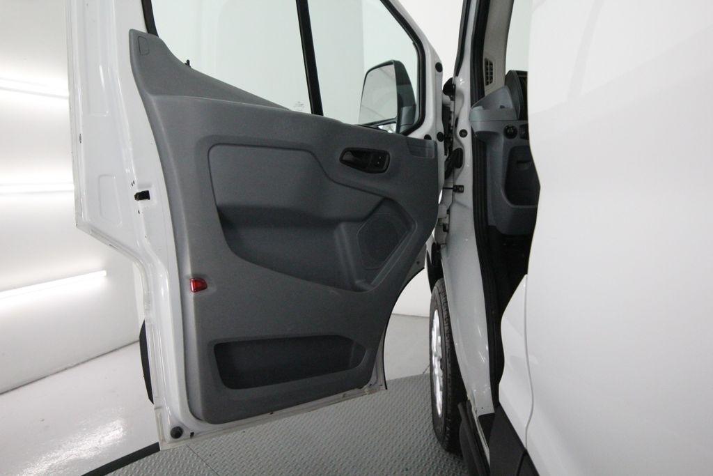 Ford Transit Van T-150 148" Med Rf 8600 GVWR Sliding RH Dr 2019