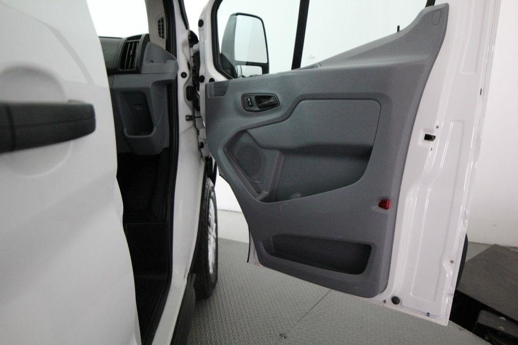 Ford Transit Van T-150 148" Med Rf 8600 GVWR Sliding RH Dr 2019