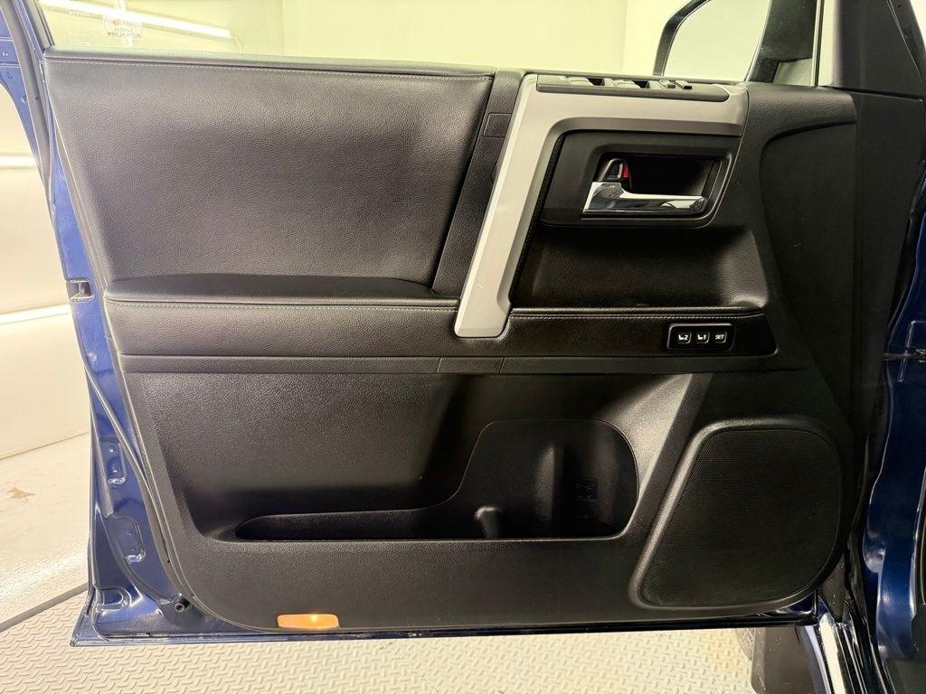Toyota 4Runner 4WD 4dr V6 Trail Premium (Natl) 2015
