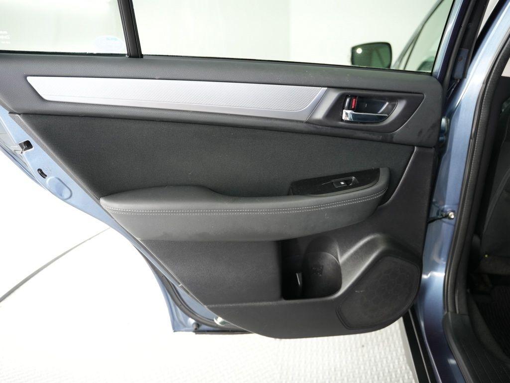 Subaru Outback 4dr Wgn 2.5i Premium PZEV 2016