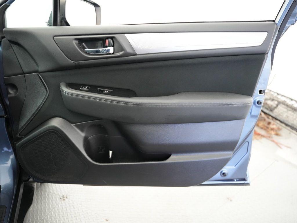 Subaru Outback 4dr Wgn 2.5i Premium PZEV 2016