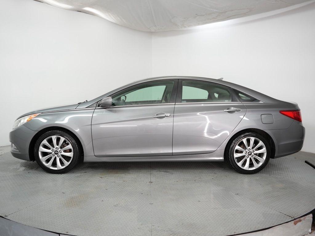 Hyundai Sonata 4dr Sdn 2.4L Auto SE 2011