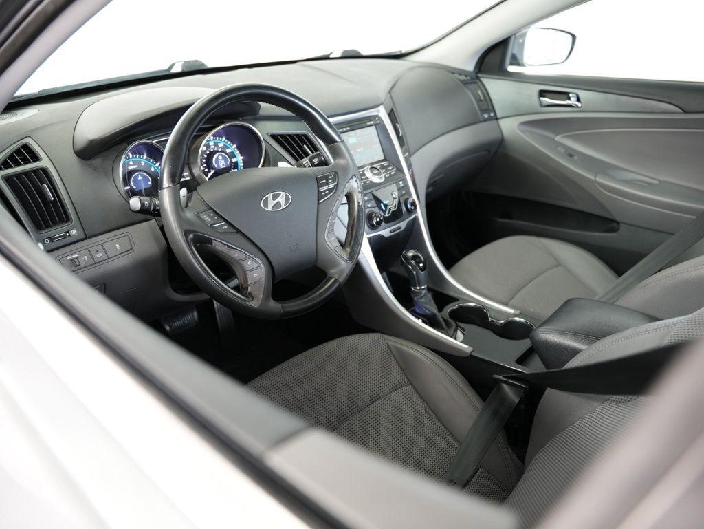 Hyundai Sonata 4dr Sdn 2.4L Auto SE 2011