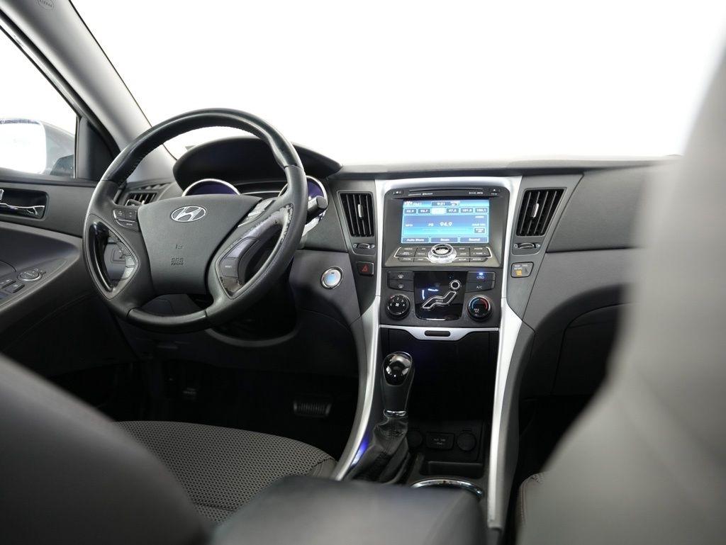 Hyundai Sonata 4dr Sdn 2.4L Auto SE 2011