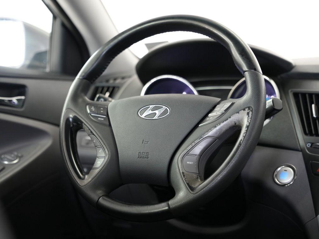Hyundai Sonata 4dr Sdn 2.4L Auto SE 2011