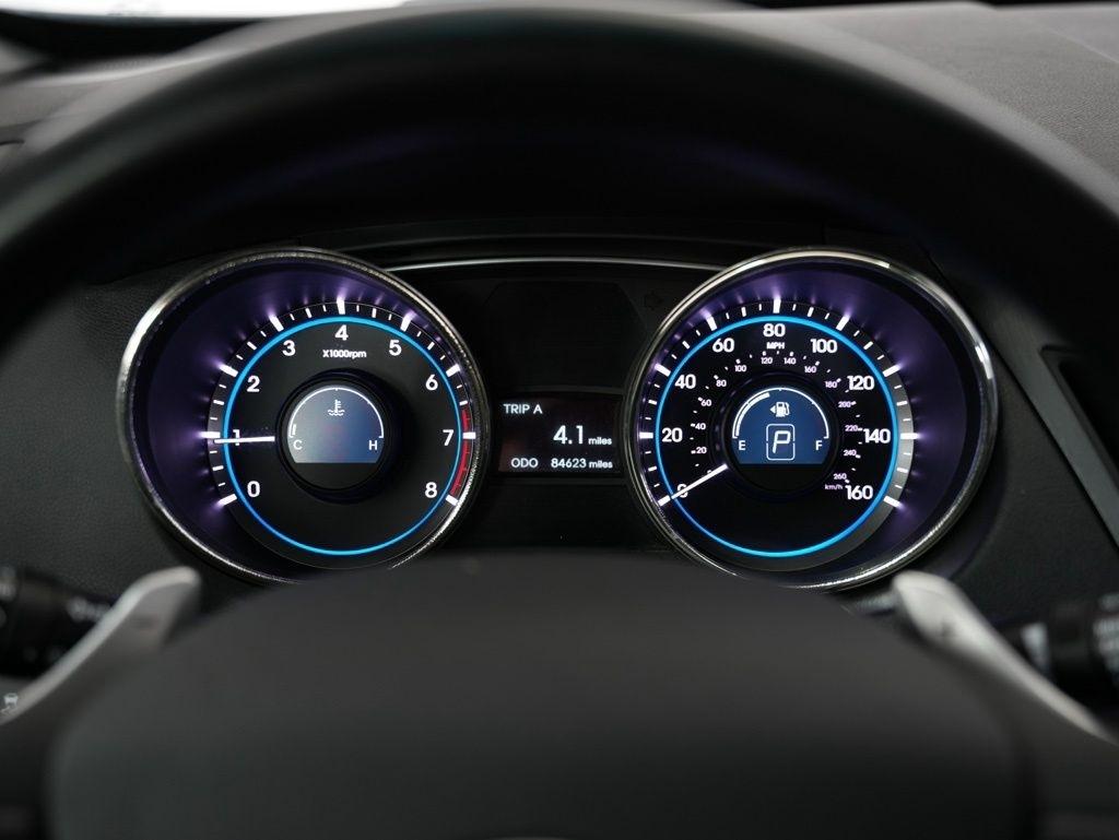 Hyundai Sonata 4dr Sdn 2.4L Auto SE 2011