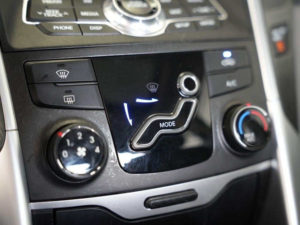 Hyundai Sonata 4dr Sdn 2.4L Auto SE 2011