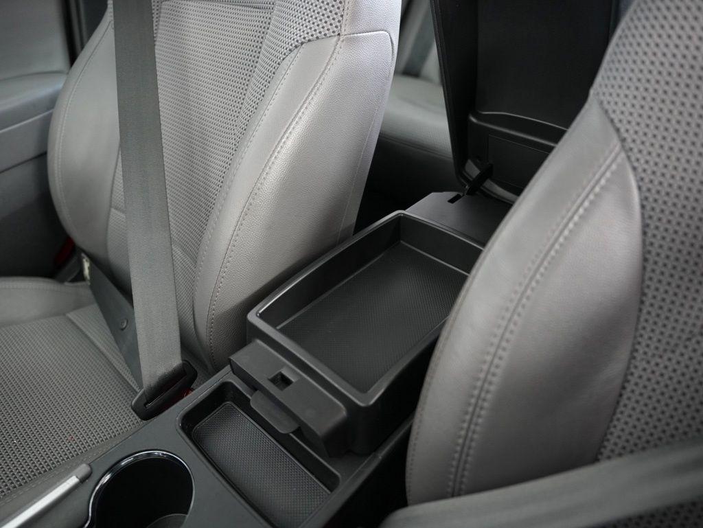 Hyundai Sonata 4dr Sdn 2.4L Auto SE 2011