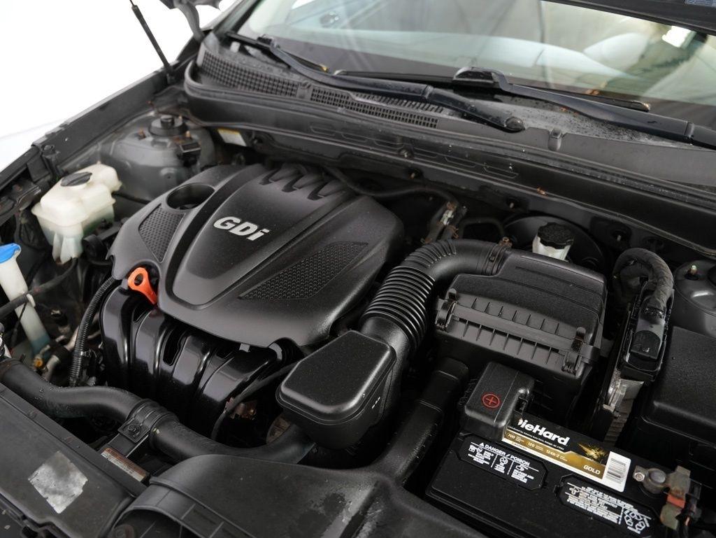 Hyundai Sonata 4dr Sdn 2.4L Auto SE 2011