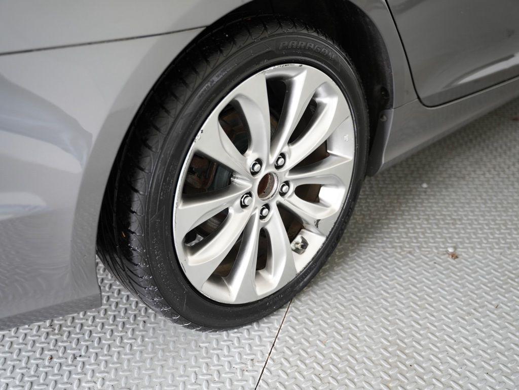 Hyundai Sonata 4dr Sdn 2.4L Auto SE 2011