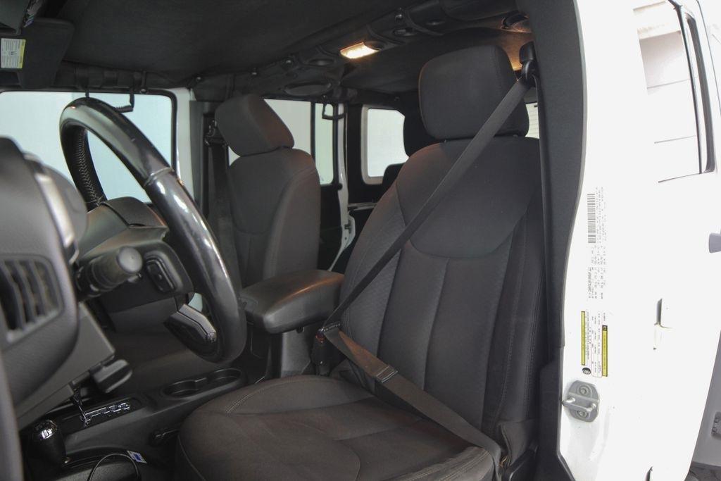 Jeep Wrangler Unlimited 4WD 4dr Sport 2013