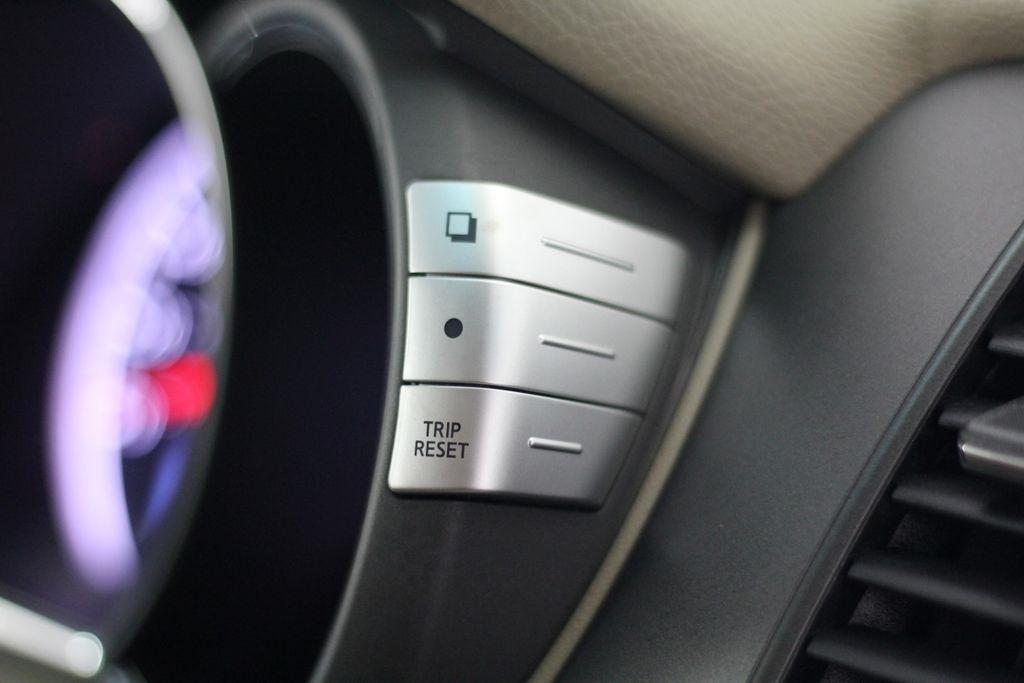 Nissan Murano AWD 4dr LE 2012