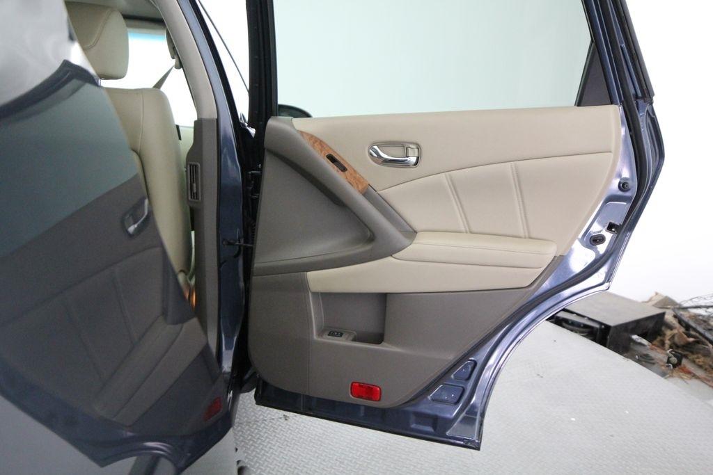 Nissan Murano AWD 4dr LE 2012