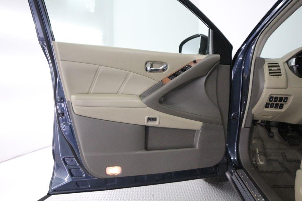 Nissan Murano AWD 4dr LE 2012