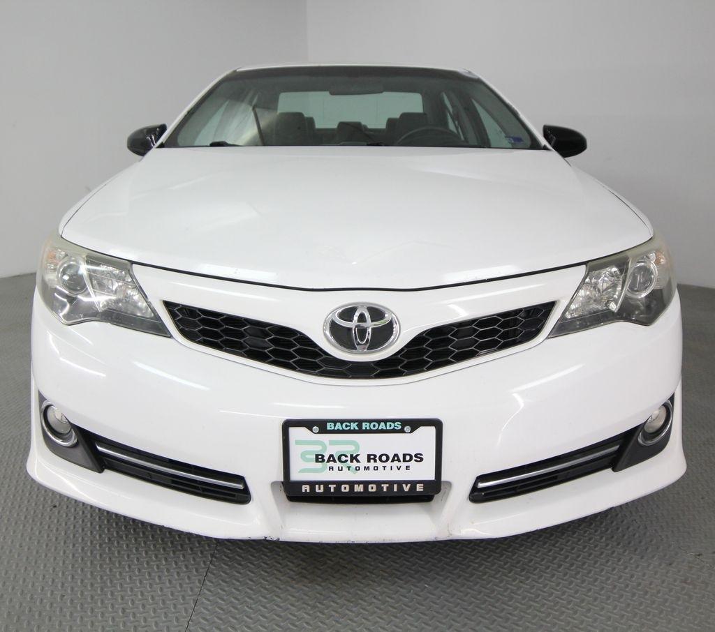Toyota Camry 4dr Sdn I4 Auto XLE (Natl) 2013