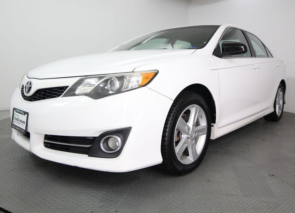 Toyota Camry 4dr Sdn I4 Auto XLE (Natl) 2013