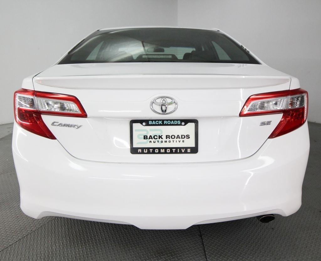 Toyota Camry 4dr Sdn I4 Auto XLE (Natl) 2013