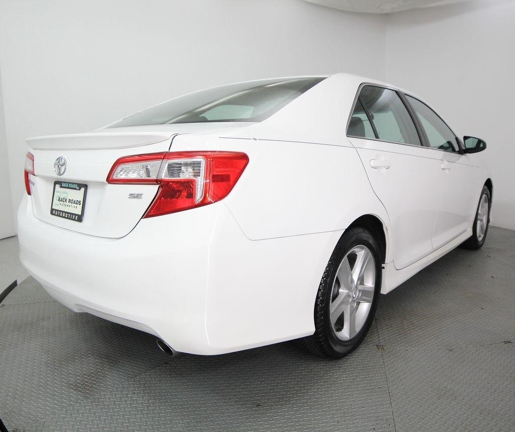 Toyota Camry 4dr Sdn I4 Auto XLE (Natl) 2013