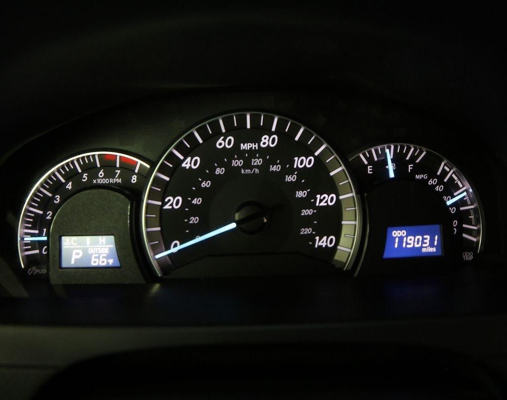 Toyota Camry 4dr Sdn I4 Auto XLE (Natl) 2013