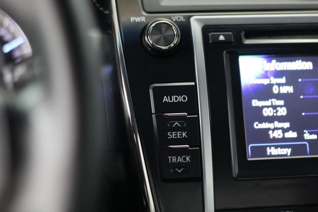 Toyota Camry 4dr Sdn I4 Auto XLE (Natl) 2013