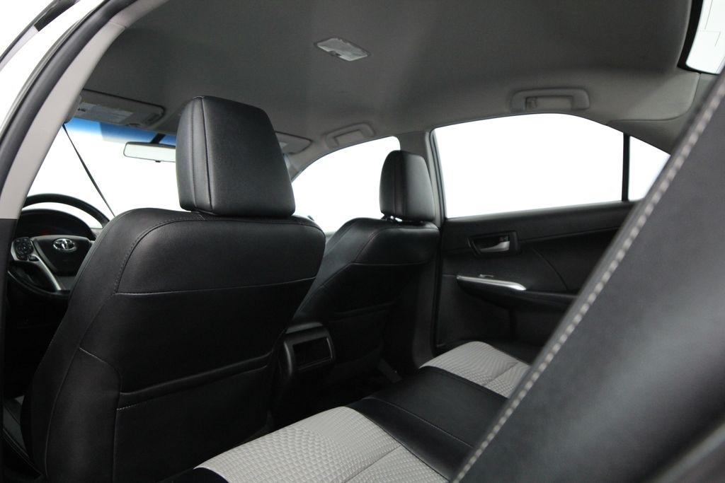 Toyota Camry 4dr Sdn I4 Auto XLE (Natl) 2013