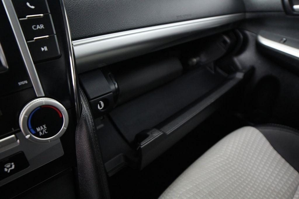 Toyota Camry 4dr Sdn I4 Auto XLE (Natl) 2013