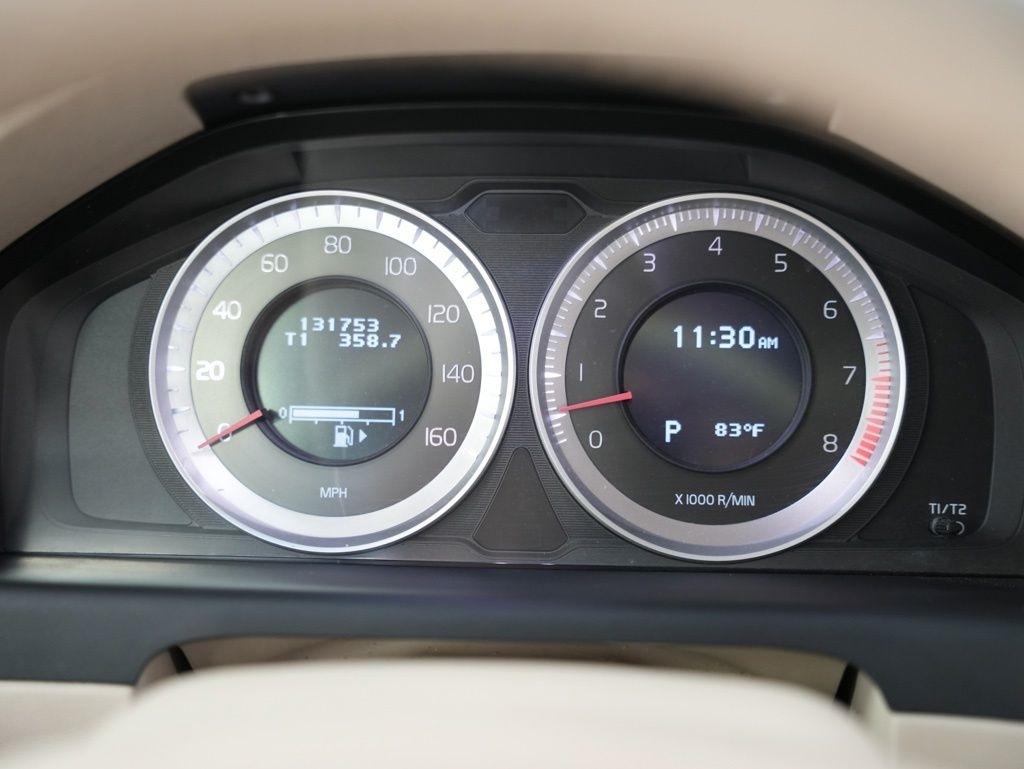 Volvo XC70 4dr Wgn 3.2L 2011