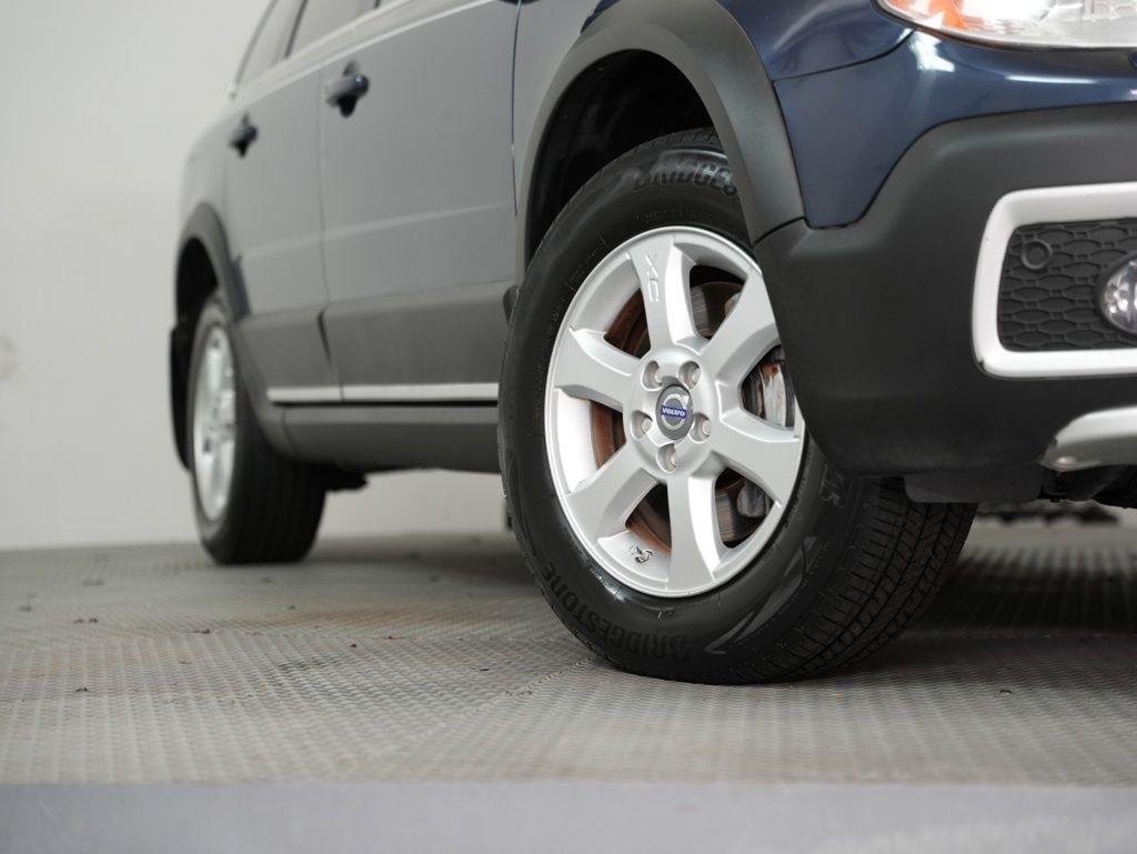Volvo XC70 4dr Wgn 3.2L 2011