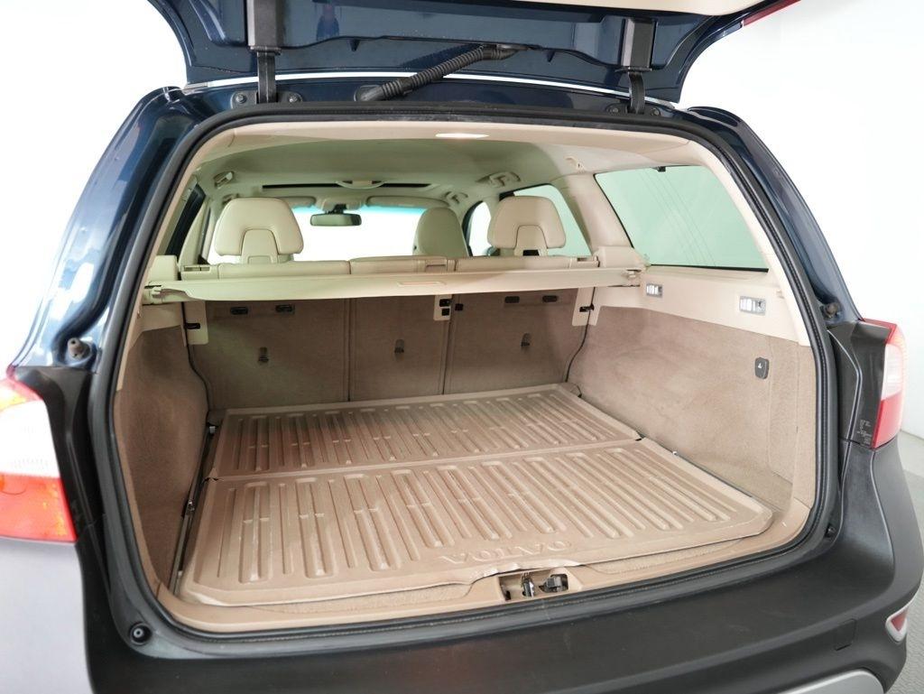 Volvo XC70 4dr Wgn 3.2L 2011