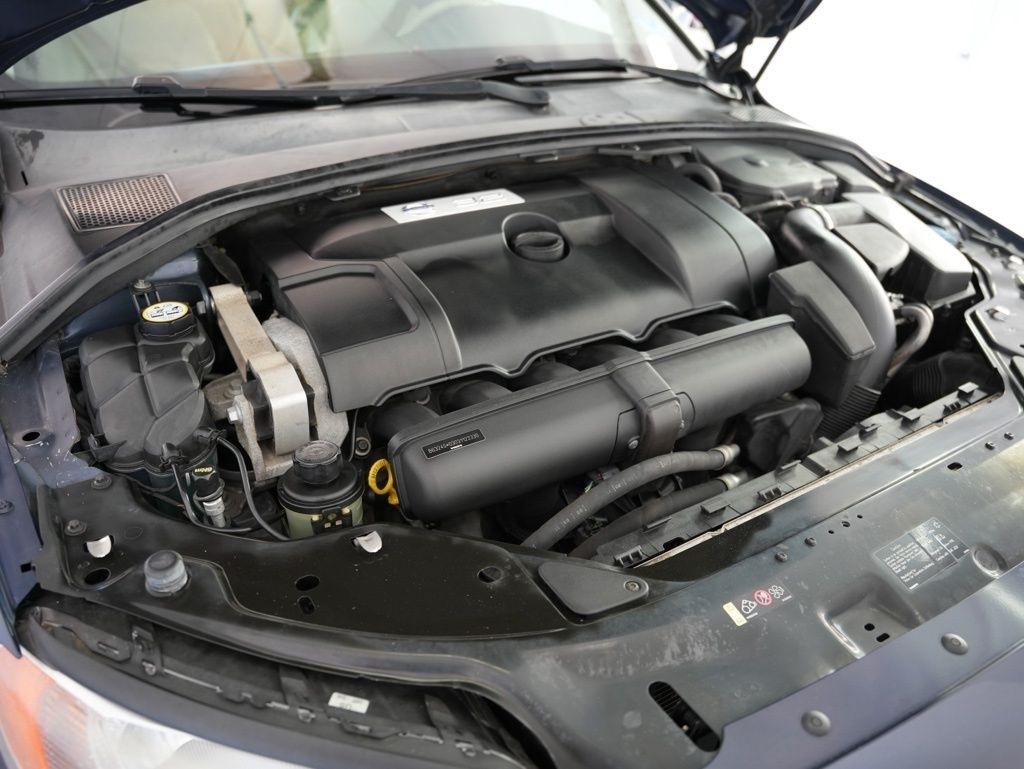 Volvo XC70 4dr Wgn 3.2L 2011