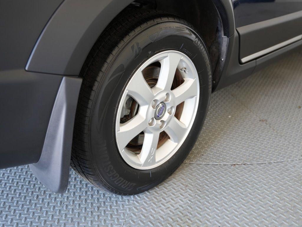Volvo XC70 4dr Wgn 3.2L 2011