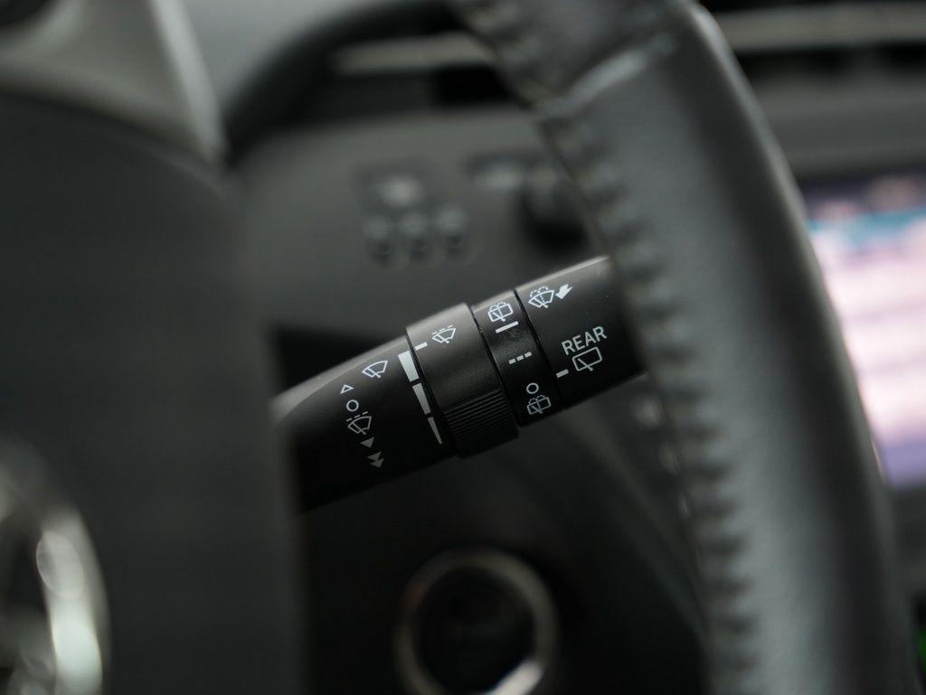 Toyota Prius 5dr HB III (Natl) 2011