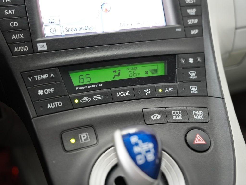 Toyota Prius 5dr HB III (Natl) 2011