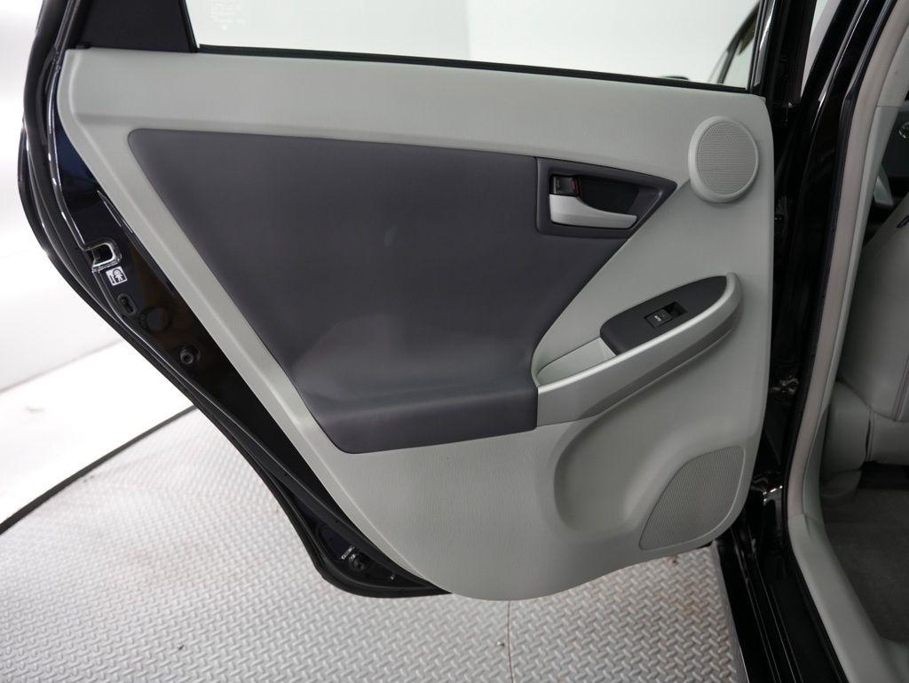 Toyota Prius 5dr HB III (Natl) 2011