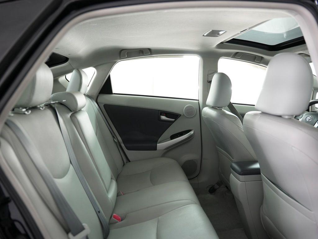 Toyota Prius 5dr HB III (Natl) 2011