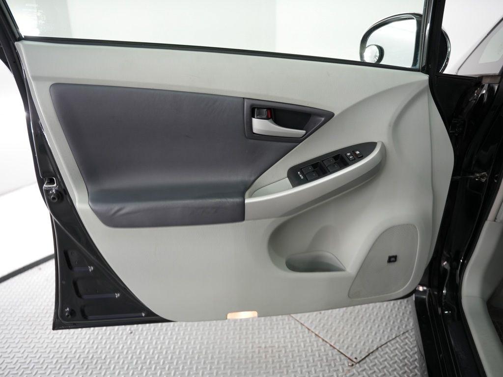 Toyota Prius 5dr HB III (Natl) 2011